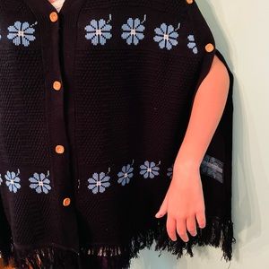 Vintage Knit Daisy Poncho